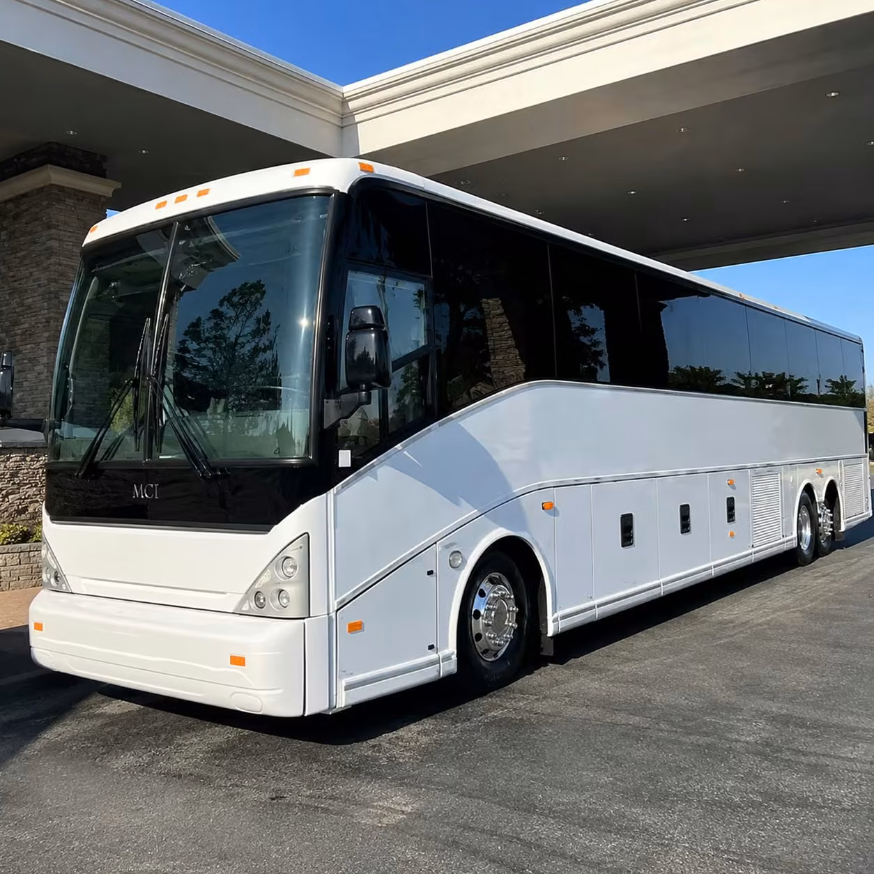 if your group is heading to a los angeles rams chargers or clippers game a charter bus is the move