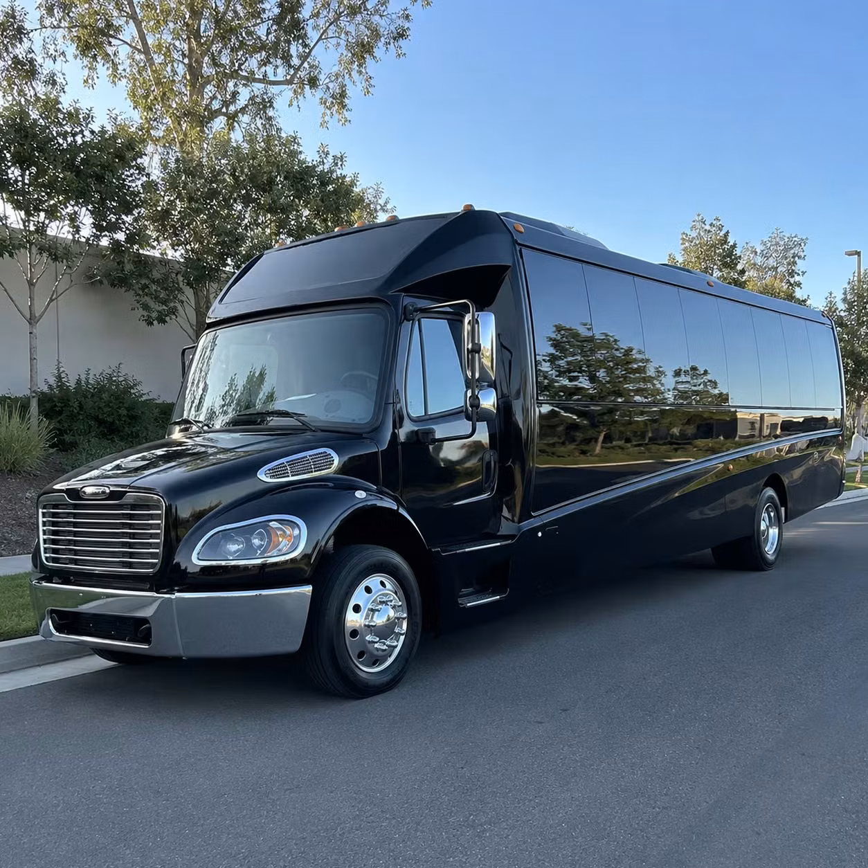upland 18 passenger minibus rental